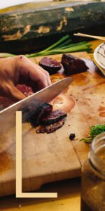 L pour Loup-marin sur fond de filet tranché