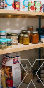 X pour xtra tout sur fond de garde-manger